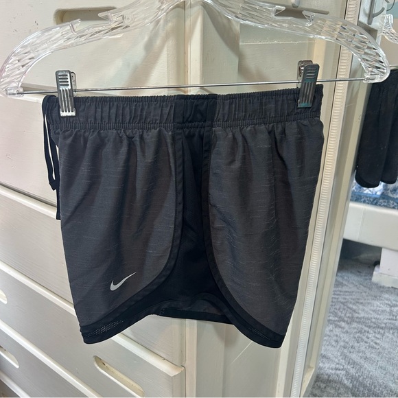 Nike Tempo Charcoal Gray Athletic Workout Running Shorts✨ - Picture 3 of 5